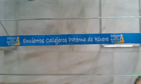 PaternaDT's tweet photo. Tuiteanos tu foto con la pulsera de la asociación utilizando el hashtag #yoyalatengoADT http://t.co/aQJwOSx9lY