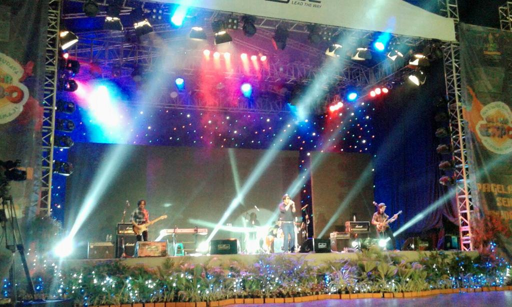 Full Of Thank's <a href="/JakartaFairID/">Jakarta Fair</a> , Rock On !!! 👏😂