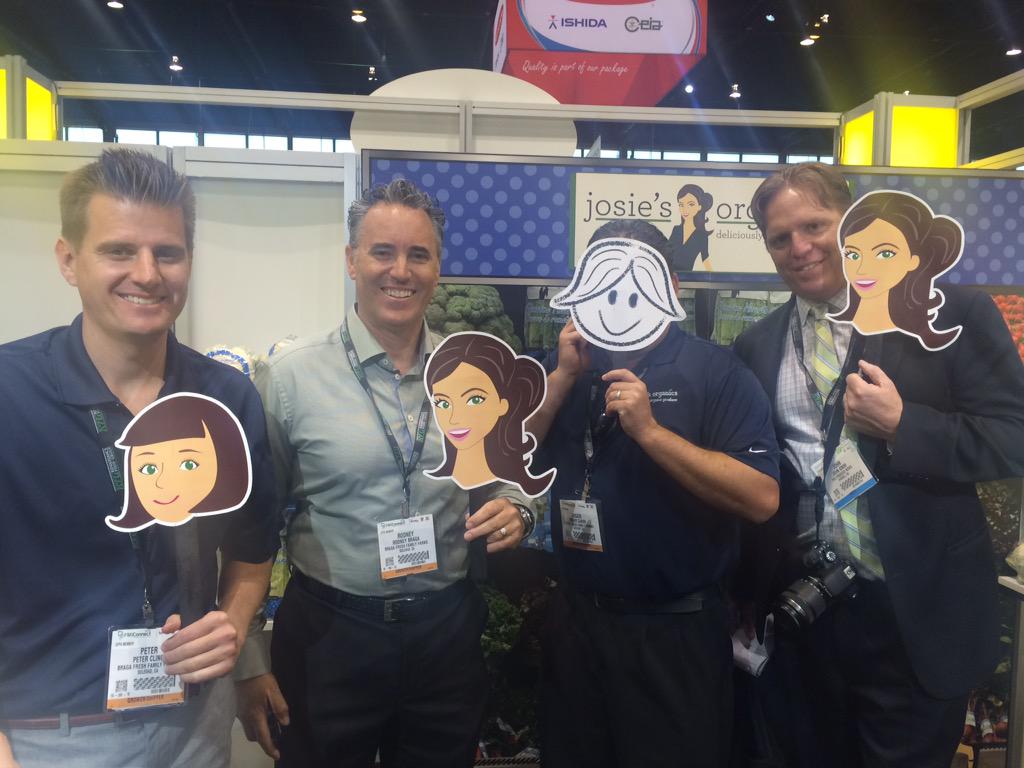 We're having so much fun! #JosieandFriends with John Groh of <a href="/producenews/">The Produce News</a> #UnitedFresh2015 <a href="/TheProduceMom/">theproducemom</a>
