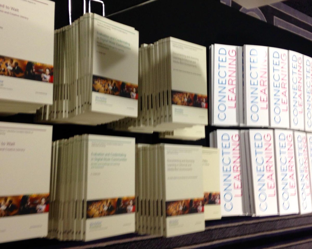 mimikocruz's tweet image. Coming to #DML2015? We&apos;ve got free books for you!