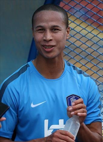 raljidani's tweet image. الكوري الجنوبي الأسمر &quot;كانغ سو إيل&quot; يستعد لمواجهة الإمارات
kooora.com/?n=411609&amp;amp;o=nc…
كووورة - ريان الجدعاني