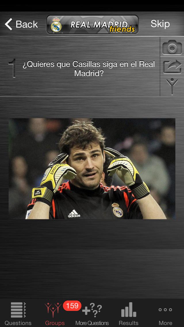 realmadrid_ig's tweet photo. YOPP:
 ¿Quieres que Casillas siga en el Real Madrid? 
 http://t.co/JLKRqFWHaL http://t.co/BOxrnNAh2u
