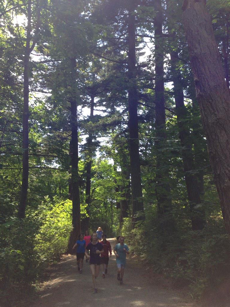 Taking advantage of our beautiful community for PE! <a href="/ShorelineSTORM/">ShorelineSTORM</a> <a href="/NNaughton61/">Nadine Naughton</a> #sd61learn <a href="/TownofViewRoyal/">Town of View Royal</a>