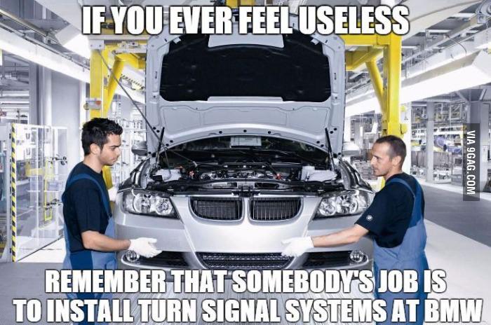 Craig Burtenshaw en Twitter: "If you ever feel useless. Remember that  somebody's job is to install turn signals at BMW. http://t.co/if6B4bm4BK" /  Twitter
