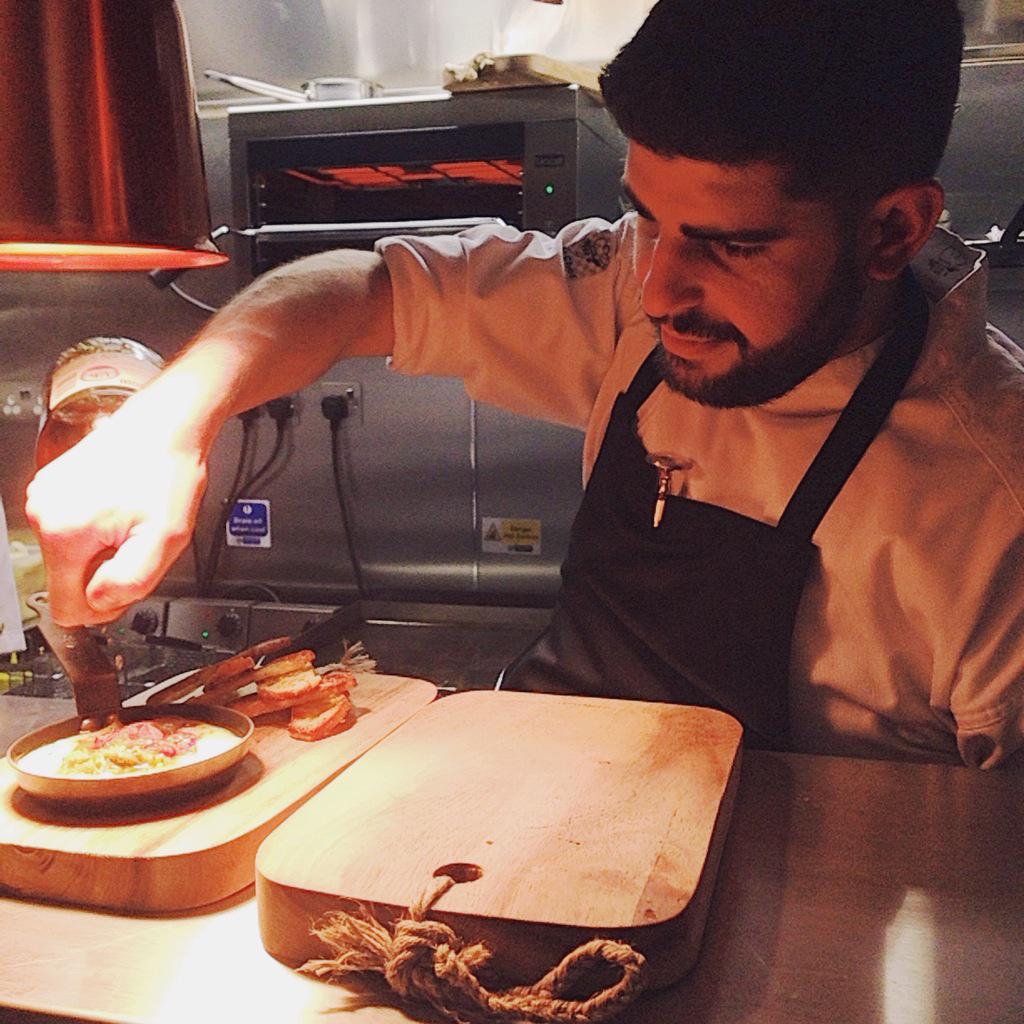 holafoodie's tweet image. Wonderful first day service from the newly open @LobosTapas in @boroughmarket @se1 Great food and super cosy venue!