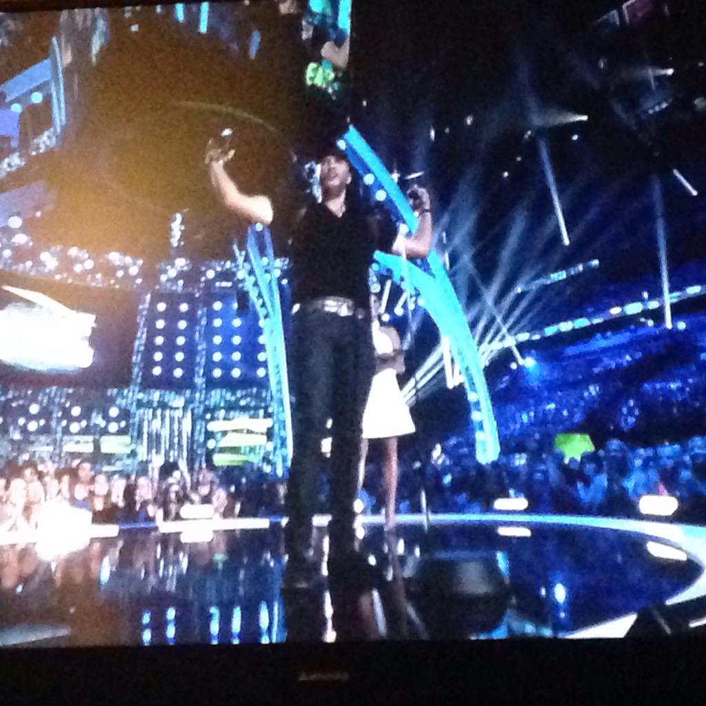 MrsMarissaDavis's tweet image. Congratulations @LukeBryanOnline! 😍😘❤️💋🎶 #CMTawards #RUCSC @CMT
