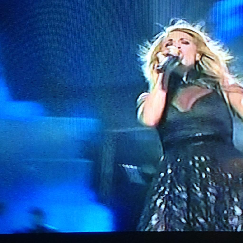 MrsMarissaDavis's tweet image. Finally🎶 @carrieunderwood didn&apos;t disappoint. Her performance was #Flawless @CMT #CMTawards #RUCSC