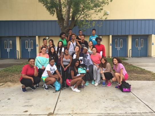 VHSCheerSquad's tweet photo. #squadgoals #vhscheer http://t.co/9WskhKBQg9