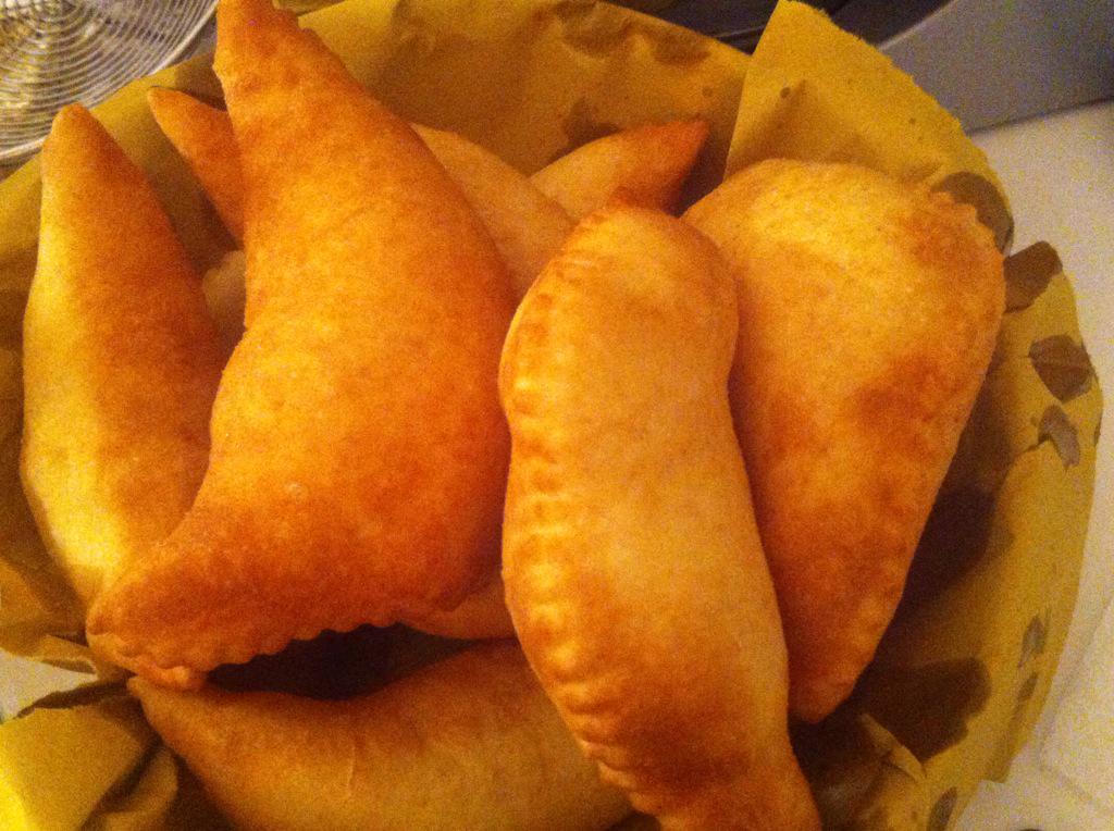 homelettebari's tweet photo. Eccoli. I #panzerotti di @homelettebari http://t.co/1Gq9GRLse4