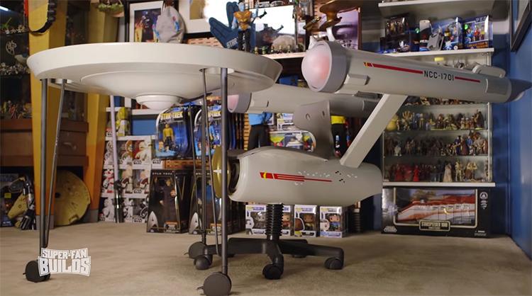 msausretrogamer's tweet photo. Custom Office Desk &amp; Chair That Looks Like the USS Enterprise NCC-1701 via http://t.co/ndYngvrwNf #StarTrek http://t.co/L77yreXZrt