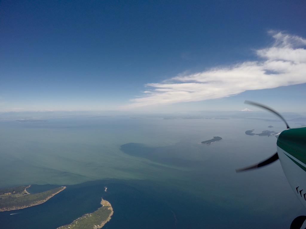BigFatSims's tweet photo. Beautiful day for it! #flying #flyingbc #pilot http://t.co/FRPxqFCAhV