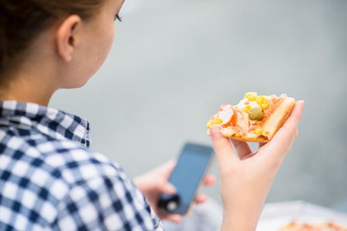 26% of Kiwi's favour pizza as their no. 1 takeaway choice. A clever 17% use apps on their phone to order!