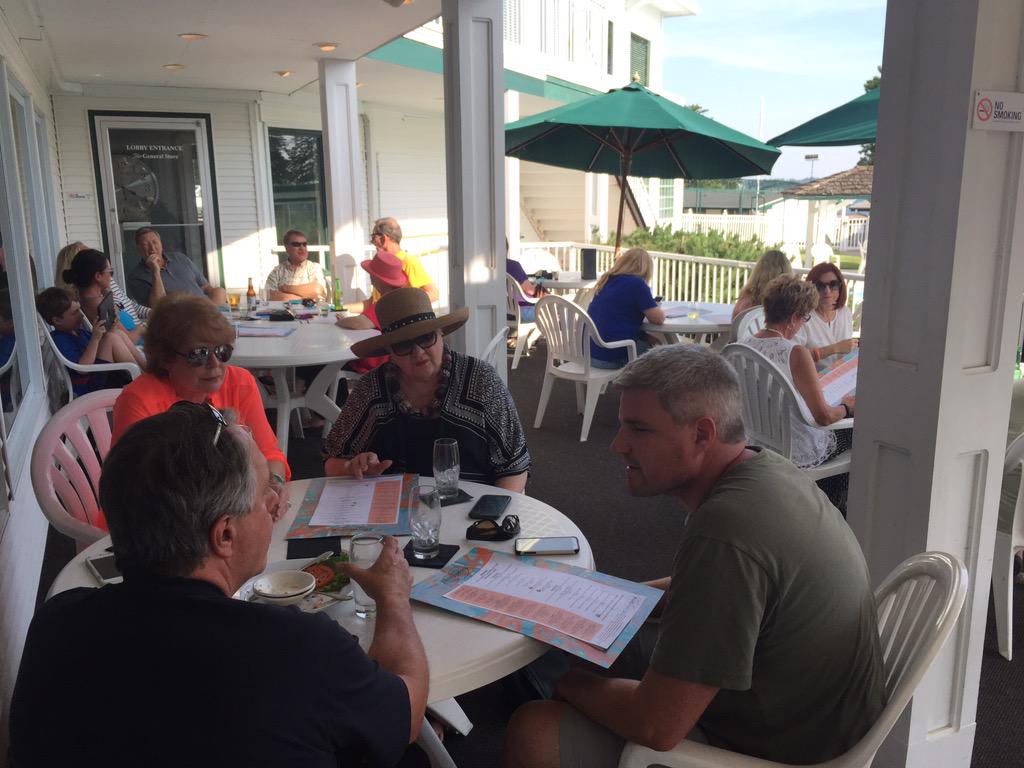 It's not too late! Come enjoy Andy Tackett live poolside until 7pm!