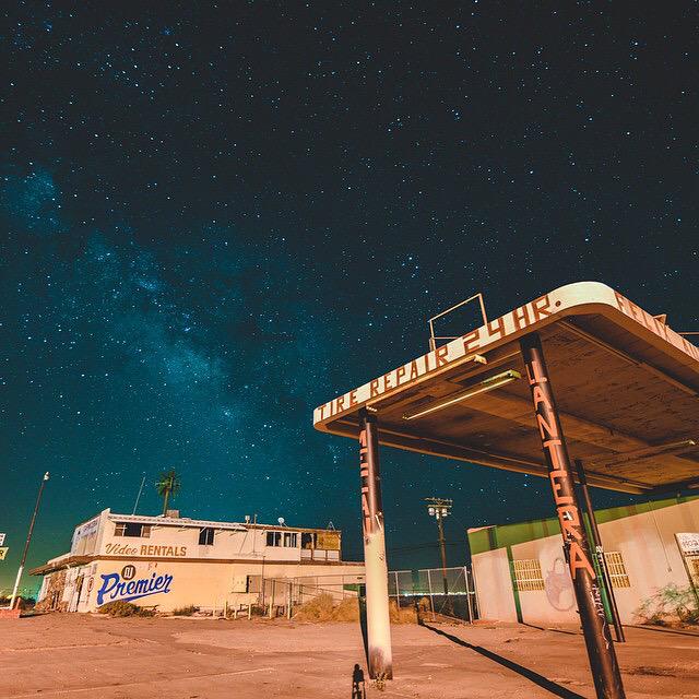 pixelflash's tweet image. 2:30am | P I T S T O P  #exploretheuncommon #Joshuatree #photography #Nikon #DSLR