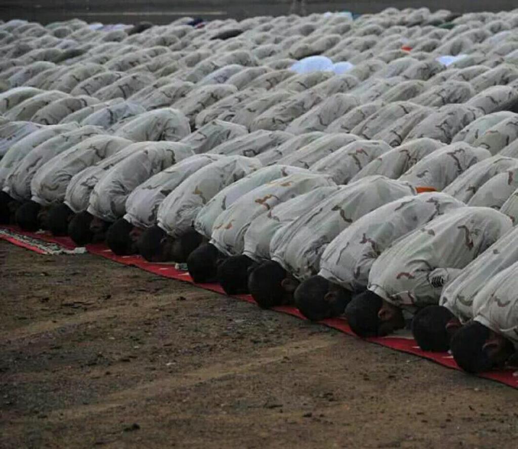 اللهم انصر اخواننا المرابطين،اللهم سدد رميهم وصوب رايهم واحفظهم بحفظك ..
اللهم عليك بالحوثي ومن ناصره .
#عاصفة_الحزم