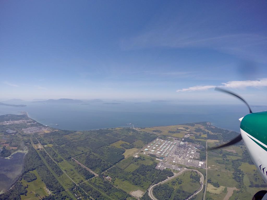 BigFatSims's tweet photo. Fun with the GoPro! You can hardly notice the blurred bug splatter, top right #flying #flyingbc #pilotsnation http://t.co/dtoFSZCe8k