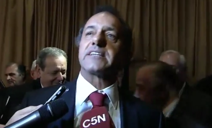 UxPenlosmedios's tweet photo. #AHORA @danielscioli: "Incentivamos y motivamos el espíritu emprendedor de los jovenes". #IncentiBA @nicoscioli http://t.co/YIQN4HXNhG