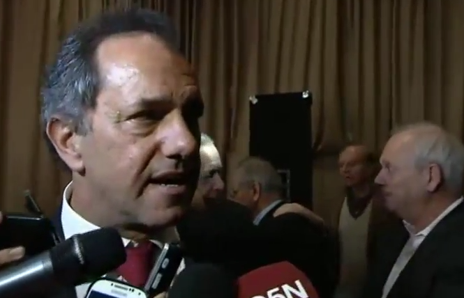 UxPenlosmedios's tweet photo. #AHORA @danielscioli: "Los jóvenes son el gran presente y futuro de la Argentina". #IncentiBA Cc// @nicoscioli http://t.co/851M6VHPCh