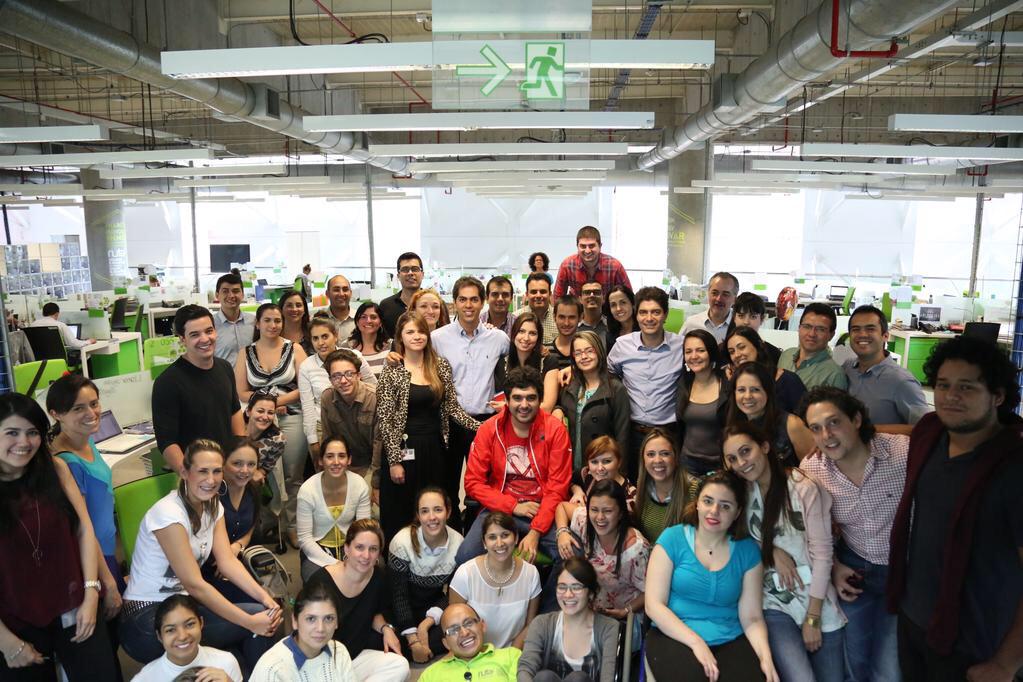 manuelavahe's tweet photo. Cuando #LuisCaPoderoso entra a la oficina, entra como un milagro, saca sonrisas y multiplica la esperanza. ❤️ http://t.co/YpgaTTTBcF