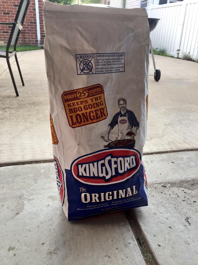 BobbyJaniec's tweet photo. 4th bag of the summer already. I need a lifetime supply of @Kingsford. #SayNoToPropane http://t.co/4fJQyEM2Ew