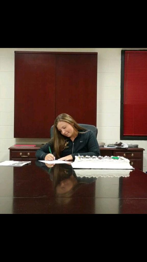 alex22dixon's tweet photo. Signing today, commit Ferrum Tennis
#Ferrum19 #ferrumcollege http://t.co/cUwxSBKMbz