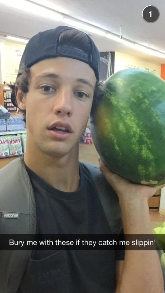jaanesssa's tweet photo. Cam if this gets 300+ reweets, will you please follow me? @camerondallas http://t.co/2AXlOQxUc0
