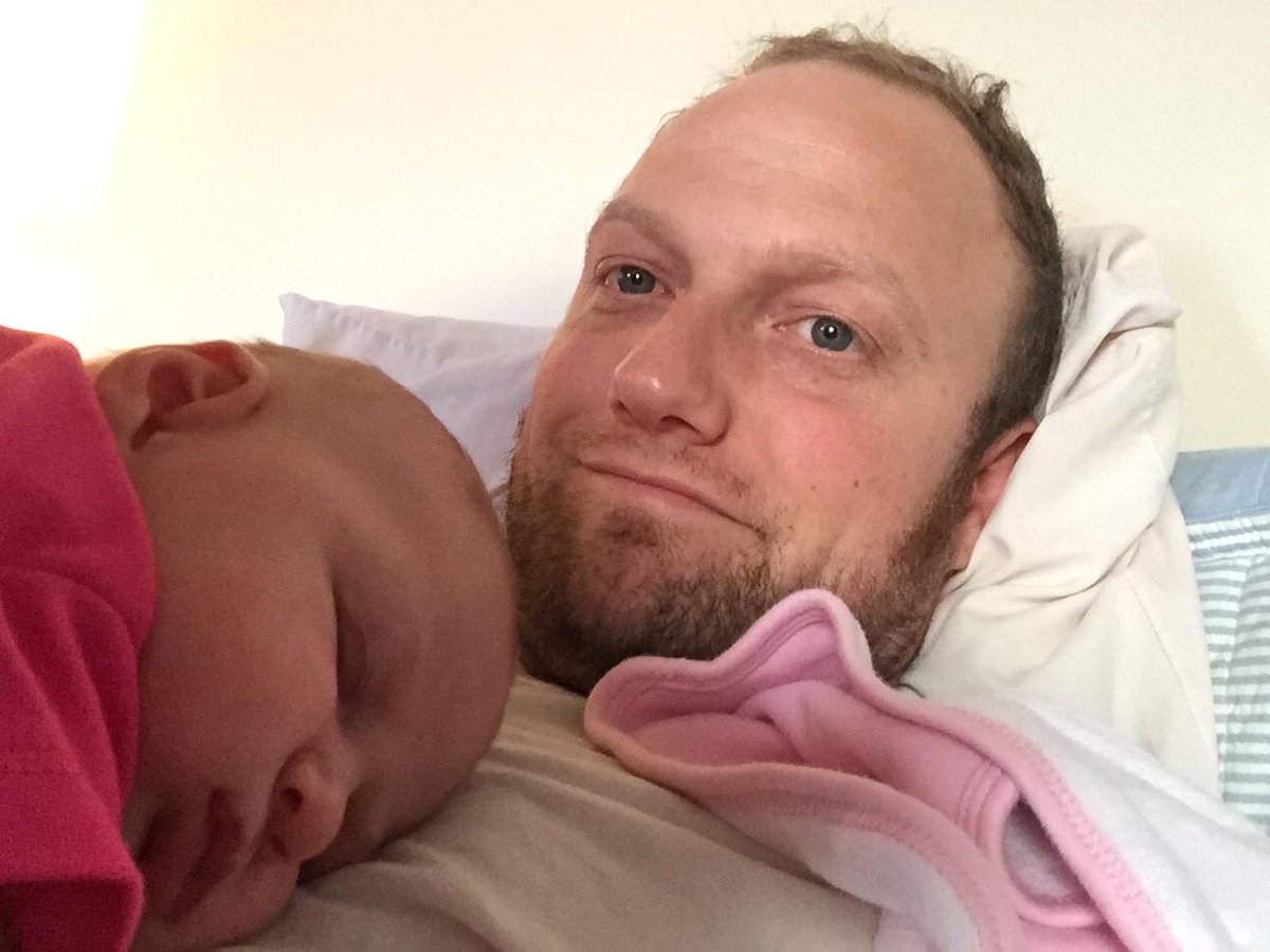 lowhum's tweet image. Divided sky lullaby with Hazel...!! And she's out!!