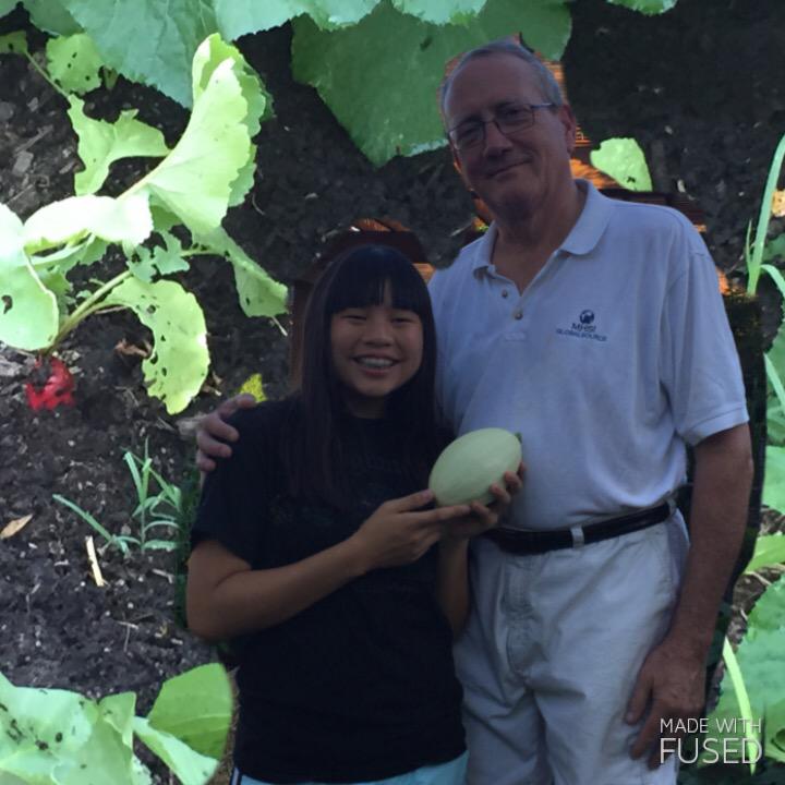 CookTimeRemmi's tweet image. Fresh picked from my dads garden: a yummy squash!! #RemmiCooks #CookTimeWithRemmi