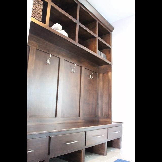 EpicHomes_IA's tweet photo. This is a built in we put in one of our Epic Homes' mudrooms. It is a perfect addition and has many purposes! #Custom http://t.co/rU7MbBSYox