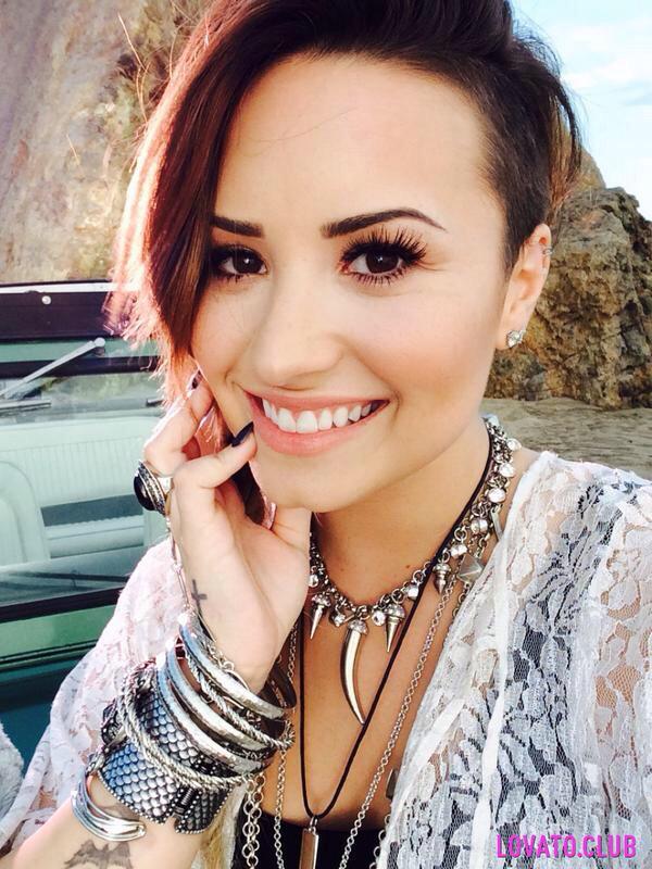 DLVoteStats's tweet image. #ChoiceFemaleArtist @ddlovato