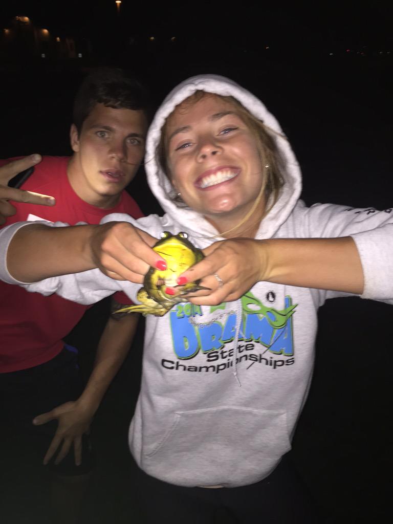 taylorlauryyn's tweet image. Last night was hoppin🐸😂 #ThingsToDoInIdaho