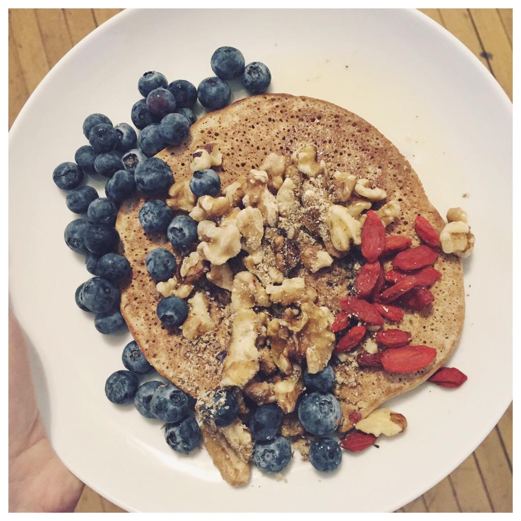 AlisonTonesUp's tweet photo. My M1: @PerfectFit pancake w goji berries, blueberries, walnuts. #FitFierceFab #BikiniProgram #tiuteam @toneitup http://t.co/6z4gdS03Mo