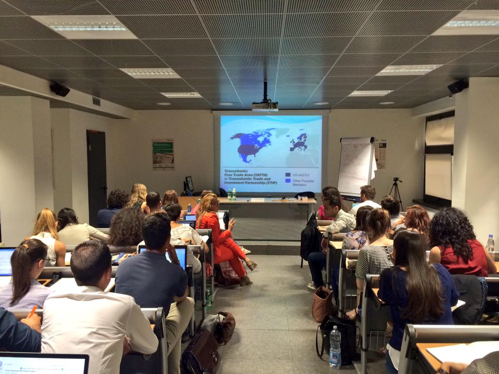 enzolefevre's tweet photo. Oggi gli studenti #masterexport #publicaffairs @Formazione24ORE presentano il #TTIP #globaltrade http://t.co/tTHcTFjrjN
