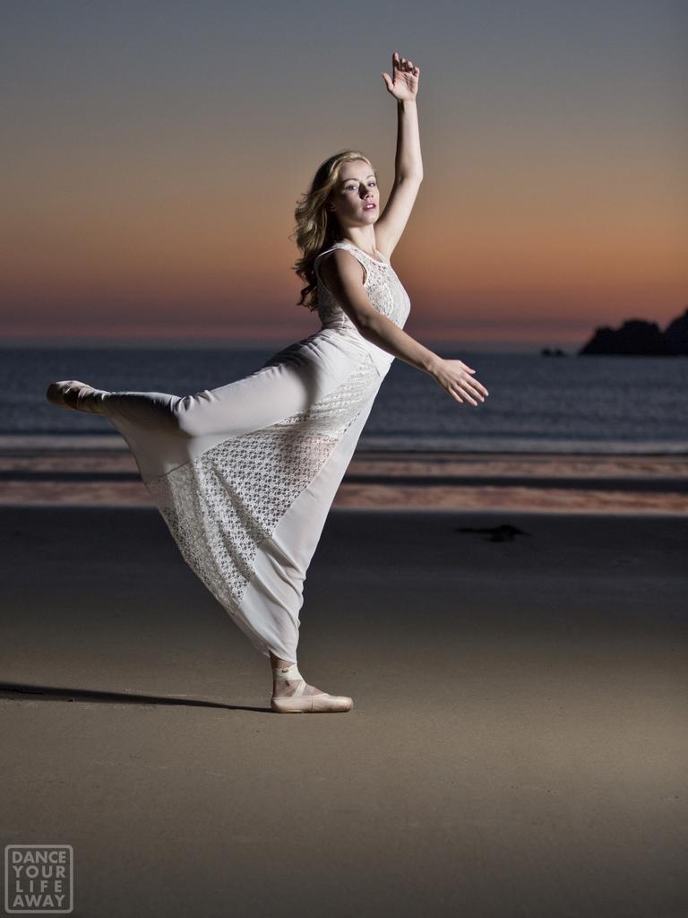 DanceYourLifeAway (@danceyrlifeaway) on Twitter photo 