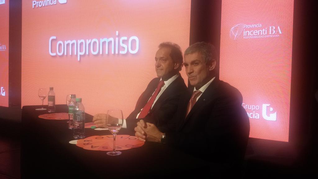 ARodriguezOk's tweet photo. Participe junto a @danielscioli y @nicoscioli de #IncentiBA deporte,cultura y emprendedores son el desarrollo http://t.co/dsFh9MzsId