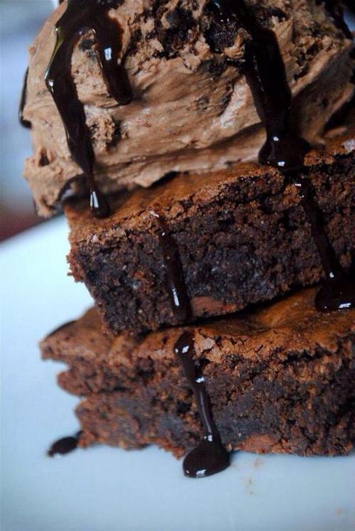 JBPostres's tweet photo. Buenas noches brownielovers les dejamos una idea para disfrutar al máximo sus brownies #JBPostres 👌🍫❤ http://t.co/EnGA8ip7hA