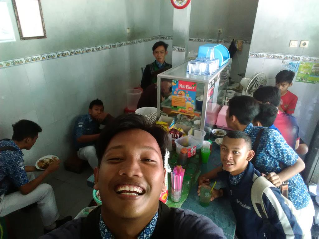 helmadeee's tweet photo. Nih kelas X-F @SMAN8SMG http://t.co/meUlJUymjk