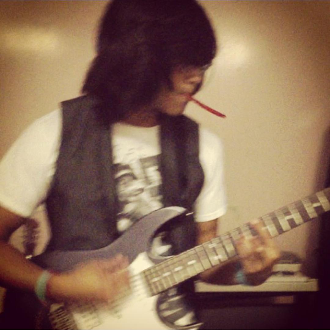 GreatCatsby13's tweet photo. @ZeldasNewMan that dude at the party who only knows wonderwall tbh http://t.co/dVW4EpMngi
