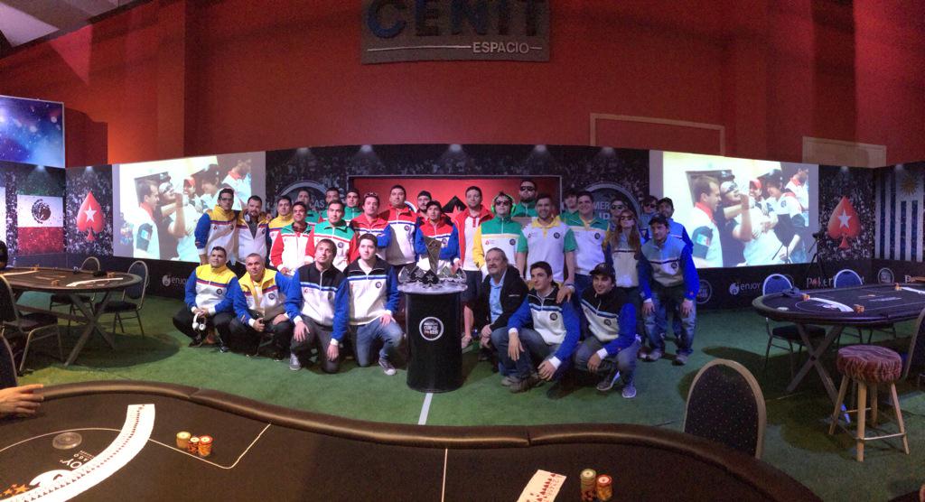 Pia_Iturbe's tweet photo. Fin. #ACP2015 👏 http://t.co/ppNVHotbpk
