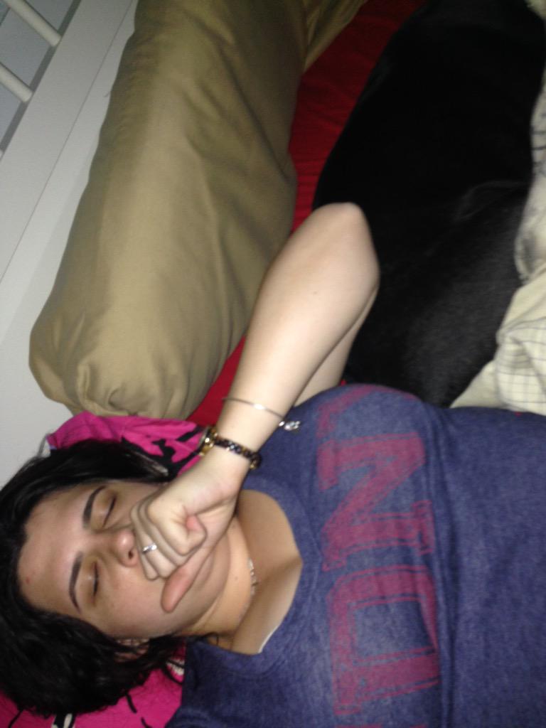 livelizabeth's tweet photo. Another night next to the big booty biznich http://t.co/zjJ1iLXr37
