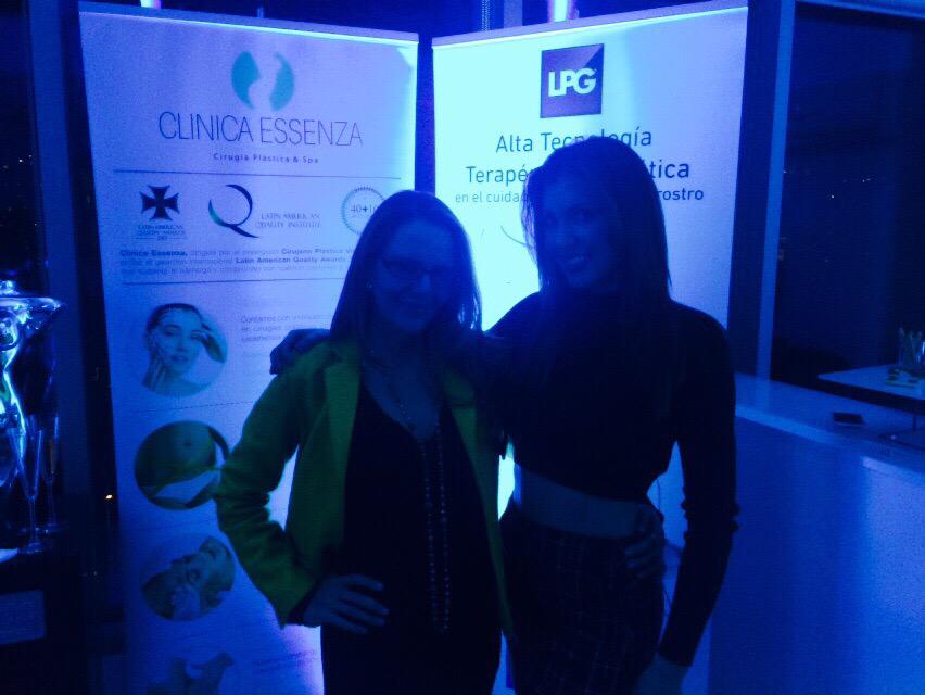 natalychilet's tweet photo. Ayer evento de @Clinica_Essenza lanzando nuevo equipo de @LPG_Chile junto a la guapa @AHoffminn http://t.co/XvuJxWYAVq