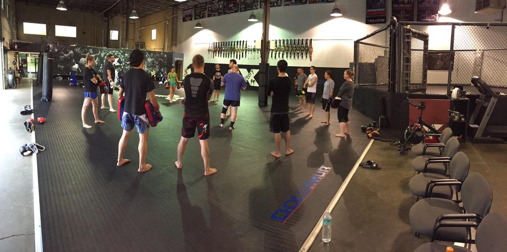 coachMMontoya's tweet photo. I love a packed gym full of learning! @PrisonStare @BrianCamozzi @ChrisCamozzi @jordantitoni #MuayThai #jiujitsu #MMA http://t.co/5IjVOb1kIS