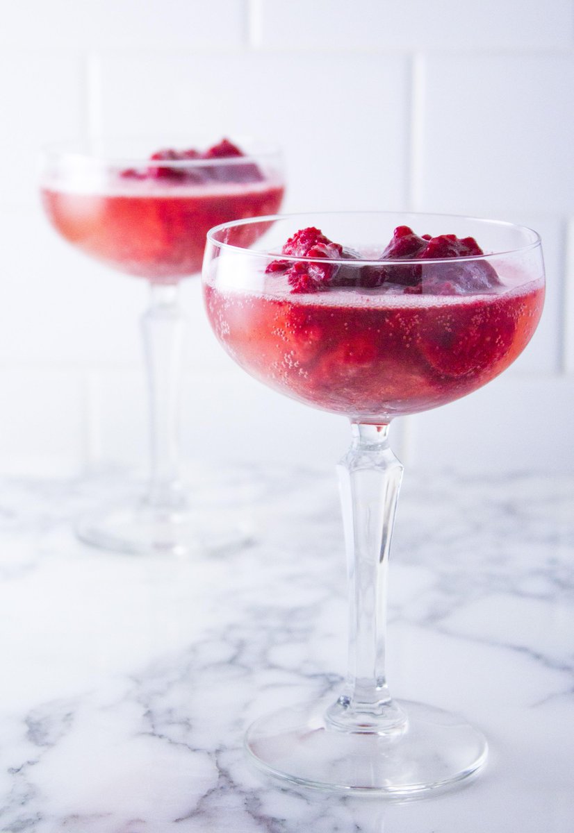 FoxAndFennel's tweet photo. It's getting hot out there @Red_Razz - cool down with our Ginger Raspberry float! http://t.co/UAtz1lMsJ7 http://t.co/iCBqYJAngC