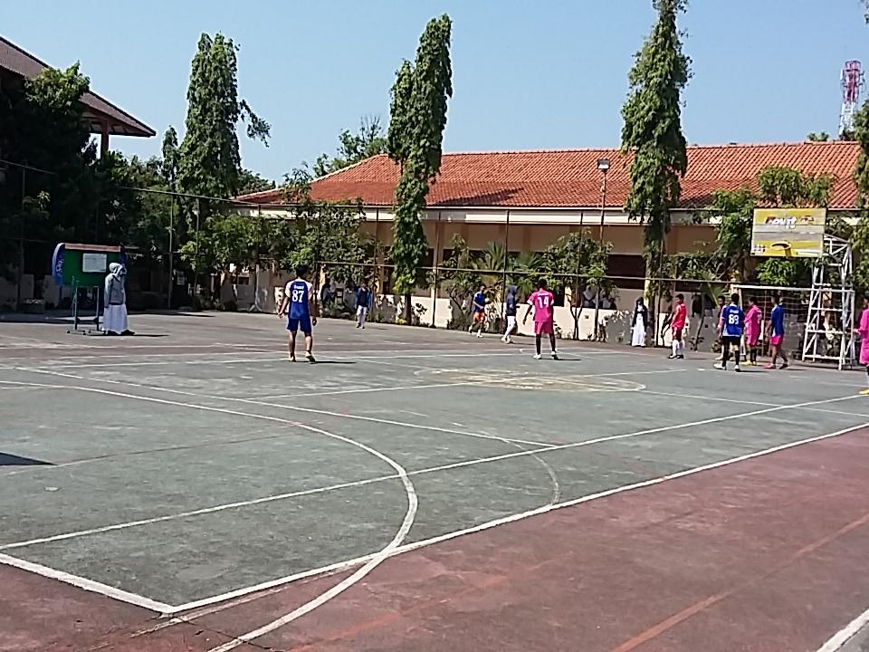 Pertandingan antara X-2 VS XI IPA2