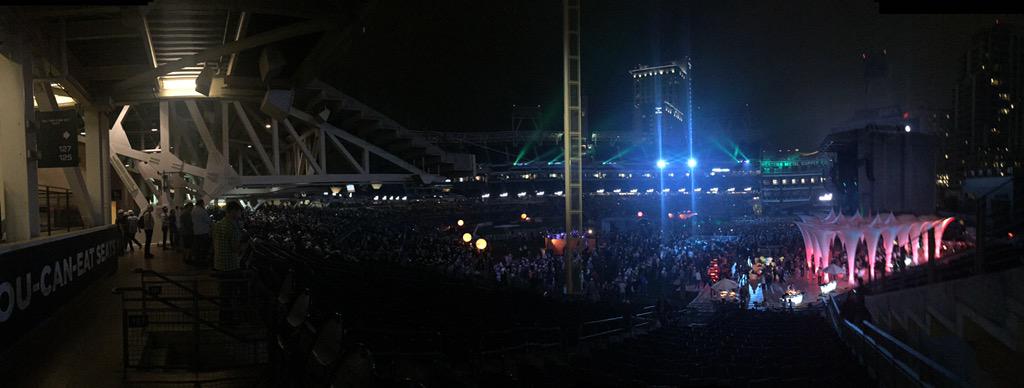 MG_Netformx's tweet photo. Aerosmith! #CiscoLive2015 http://t.co/NBnxwpAgwd