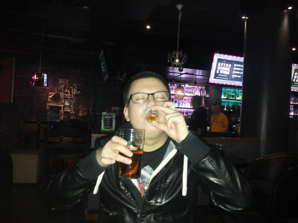 derokker's tweet photo. @Nazuvious pics like you asked lamperouqe getting drunk http://t.co/bXJK62FeBF