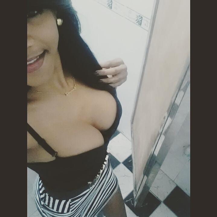 Wini_Ax3's tweet photo. Hola vevé😊 http://t.co/POcWmMMKct