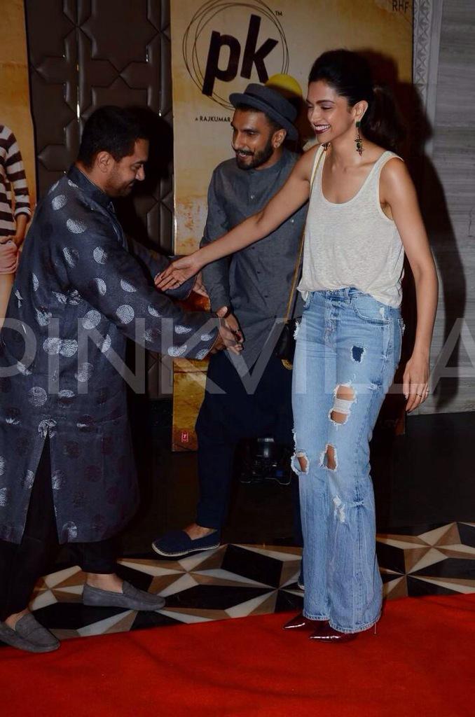 AylaMalhotra's tweet photo. @RanveerOfficial @deepikapadukone @aamir_khan #PKSuccessBash http://t.co/1kUcd1eSEA
