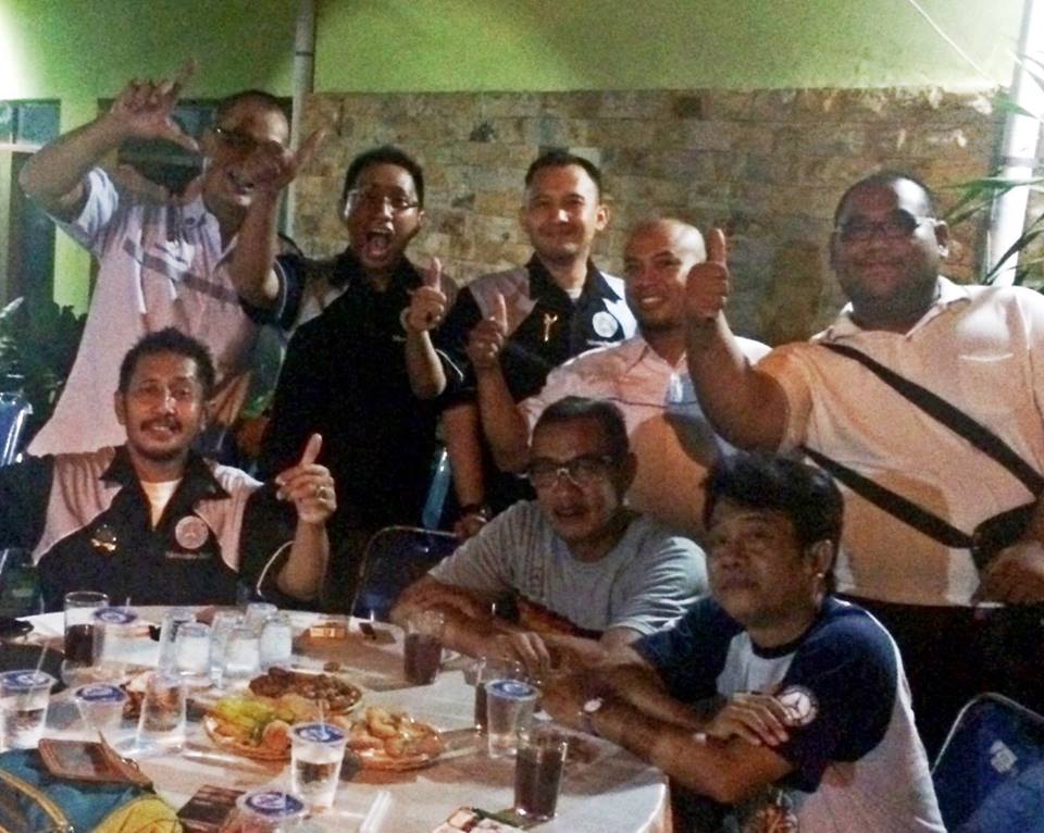 dwigonzales's tweet photo. Syukuran Sekre MBC Pekalongan. http://t.co/7ISdIAKj3t