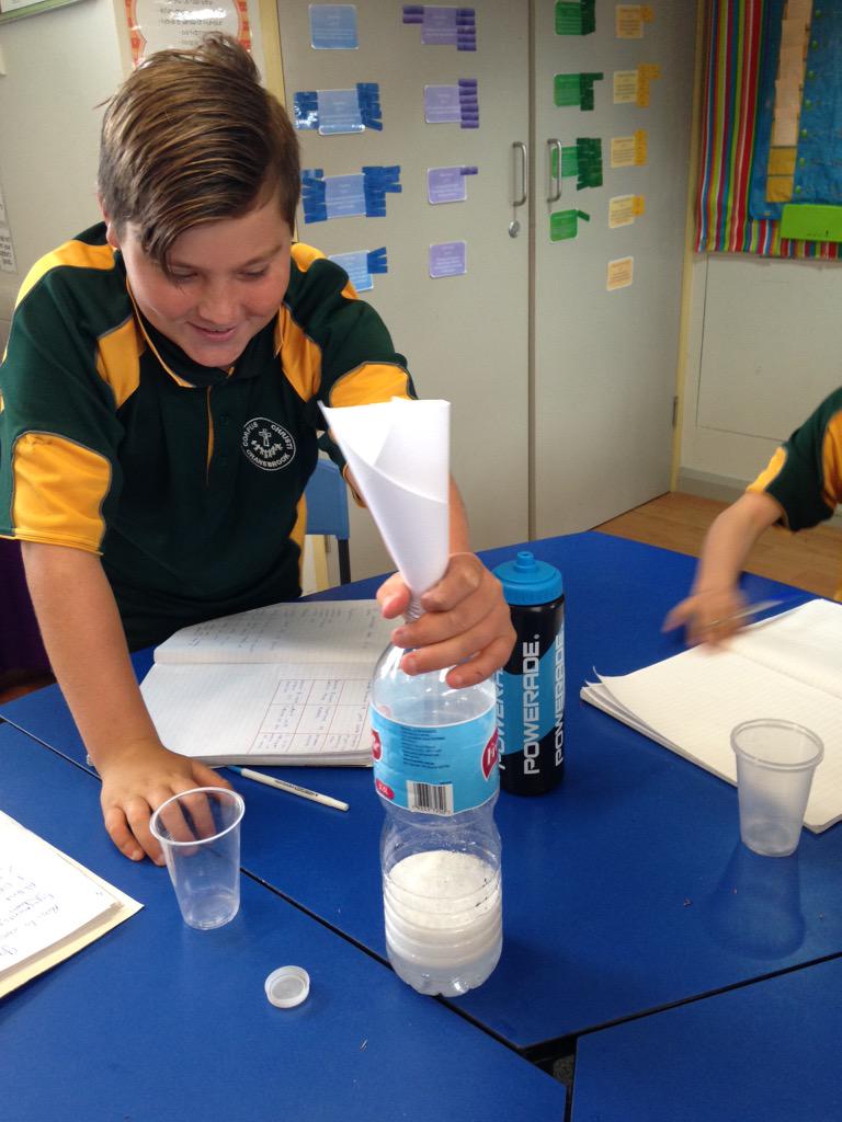 CCCYear6's tweet photo. Gas Bags- Yr6 investigated creating carbon dioxide http://t.co/58jCVzTftF